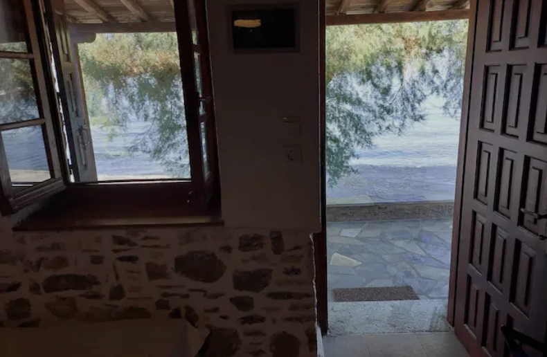 Studio-House with sea views